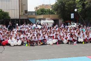 به مناسبت هفته سلامت، برنامه های متنوعی در مدرسه ابتدایی دخترانه دکتر حسابی شیراز برگزار شد