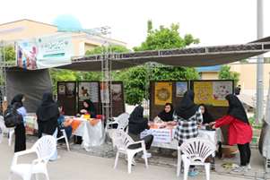 به مناسبت هفته ملی جوانی جمعیت، غرفه آموزش و اطلاع رسانی در محل دانشگاه صنعتی شیراز بر پا شد