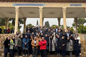 شیراز گردی کارشناسان بهداشت محیط مرکز بهداشت شهدای والفجر به مناسبت روز ملی بهداشت محیط