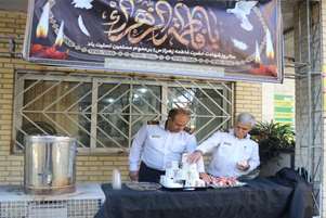 ایستگاه صلواتی همزمان با شهادت بی بی دو عالم حضرت فاطمه زهرا (س) و بزرگداشت هفته بسیج در مرکز بهداشت شهدای والفجر برپا شد