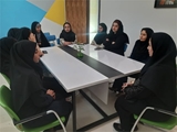 نشست پرسش و پاسخ با موضوع جوانی جمعیت با حضور دختران جوان در کتابخانه امین ولایت صدرا به مناسبت هفته جمعیت برگزار شد